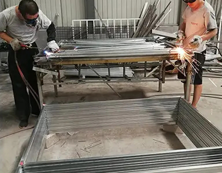 护栏网车间-爬架网车间